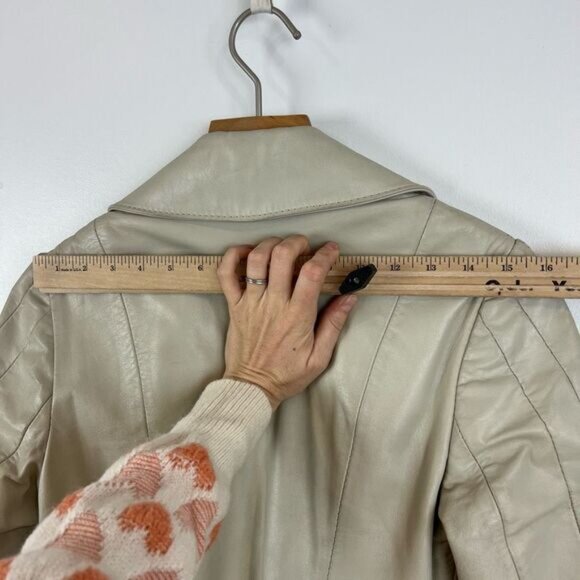 70s Vintage Embassy Women’s XS Genuine Leather Belted Tan Overcoat Jacket Trench - Picture 14 of 15